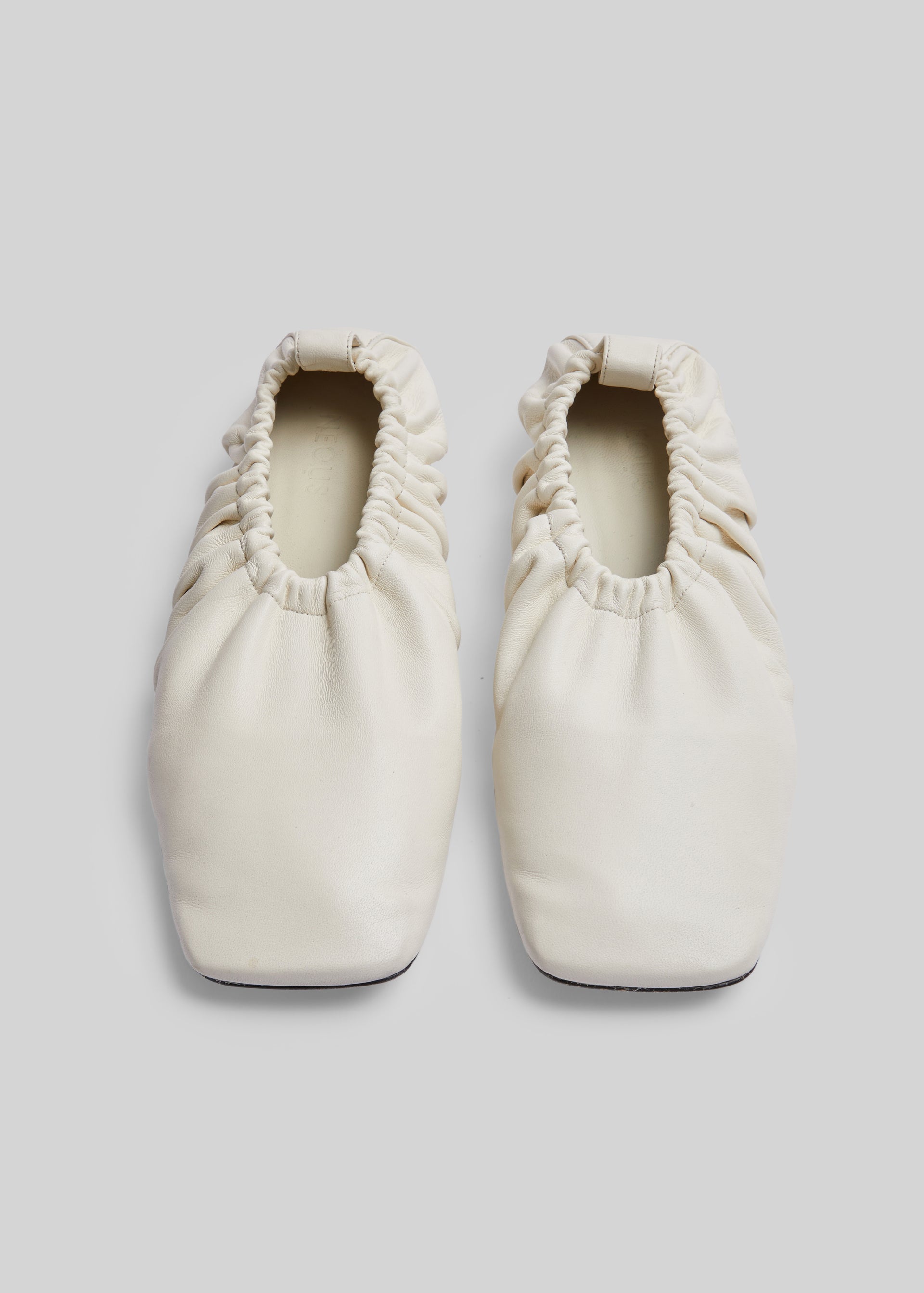 Neous Flats - IT38