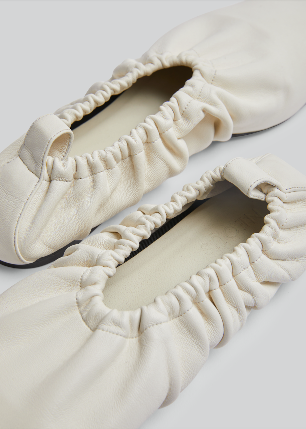 Neous Flats - IT38
