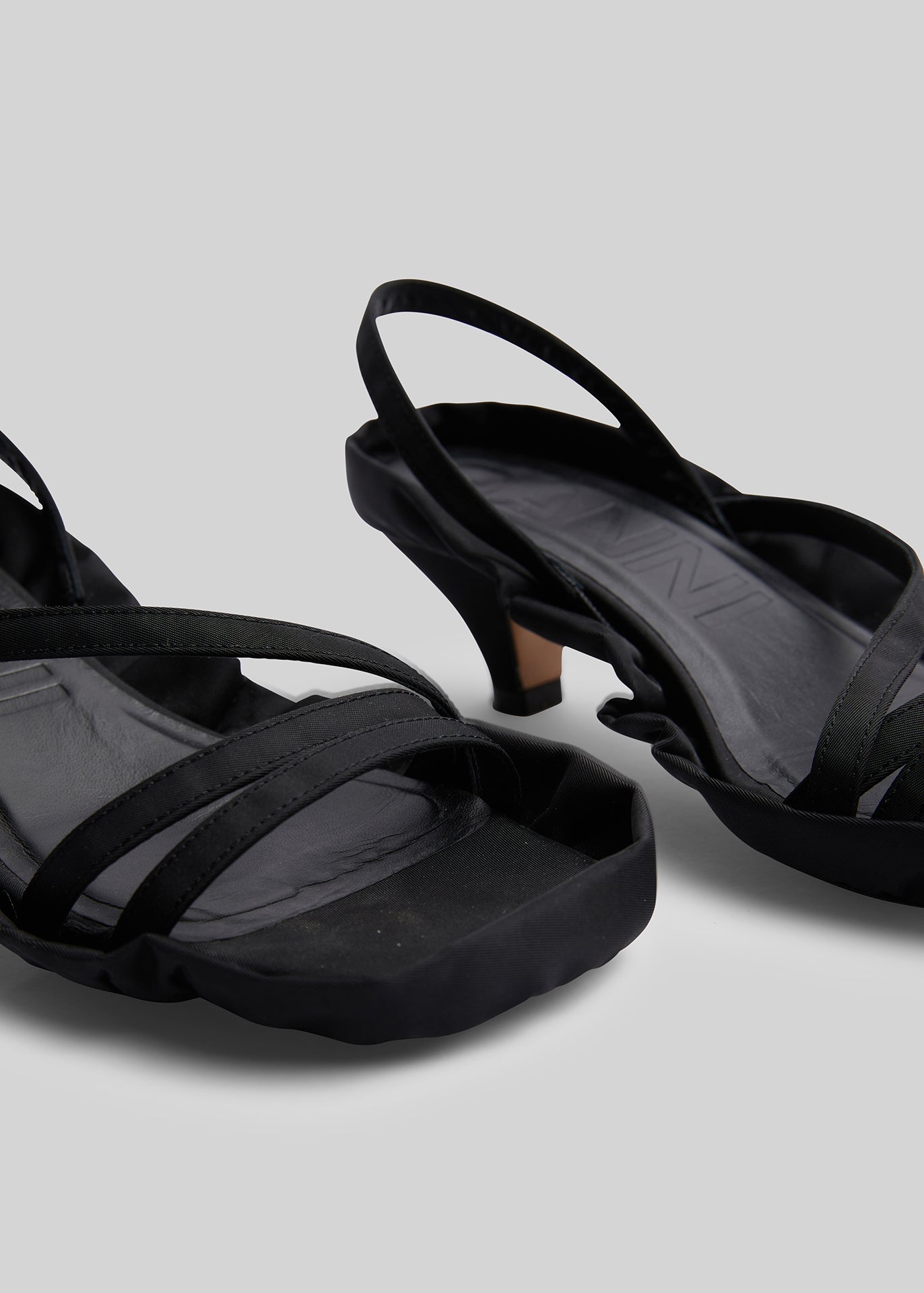 Ganni ruffle sandals - EU38